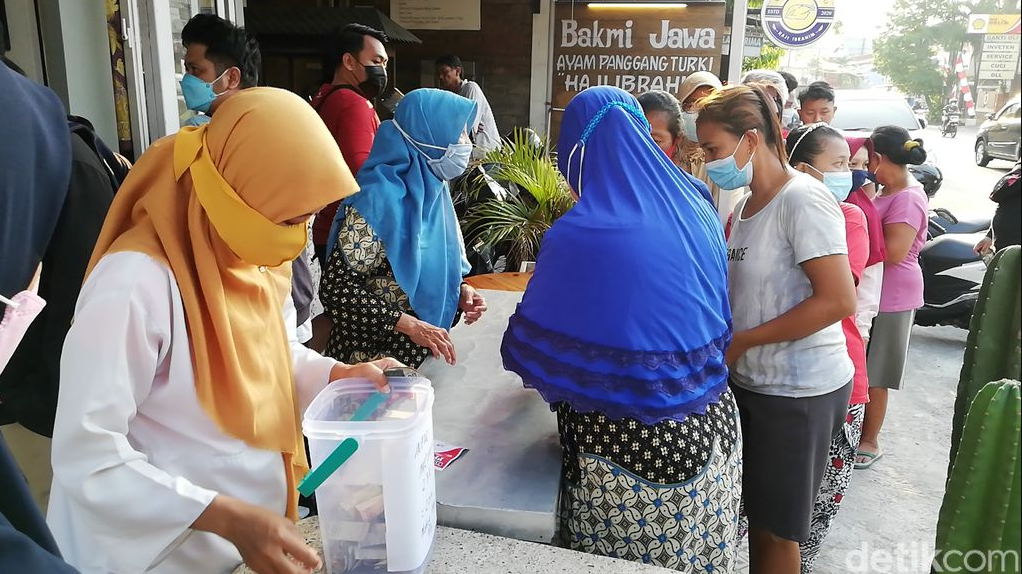 Viral Nasi Goreng Rp 1.000 di Solo, Sengaja Dijual Murah Saat Pandemi Foto: Ari Purnomo
